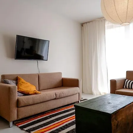Host2u Art Ap - Fireplace - Free Parking - 5min Gondola 아파트 반스코