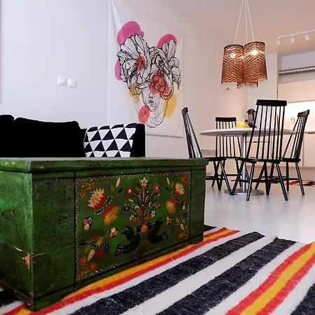 Daire Host2u Art Ap - Fireplace - Free Parking - 5min Gondola